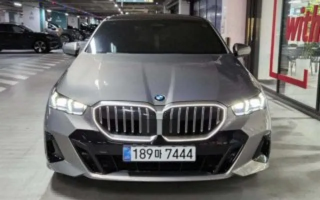 5시리즈 (G60) 530i xDrive BMW 2025/06 18,367km