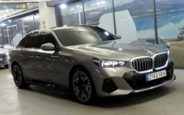 5시리즈 (G60) 530e xDrive BMW 2025/04 8,546km