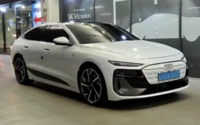 A6 e-트론 퍼포먼스 S-라인 아우디 2025/08 23,956km